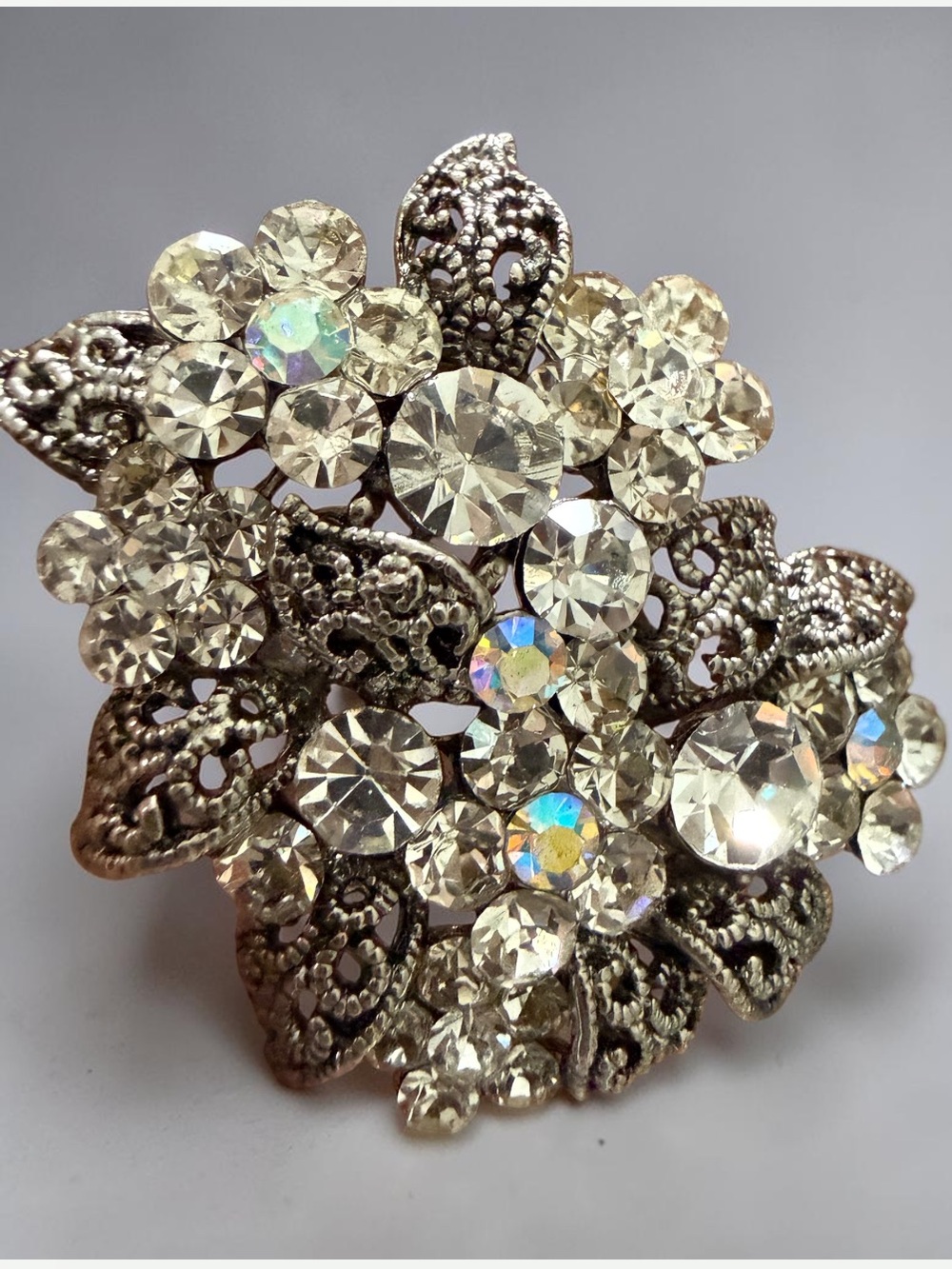 A breathtaking vintage treasure inspired by timeless Victorian elegance.